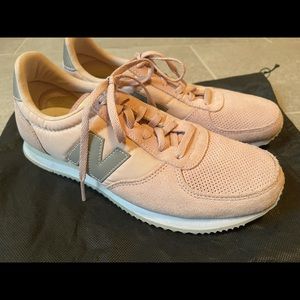 New Balance Women’s Pink Suede Athletic Shoes Size 8